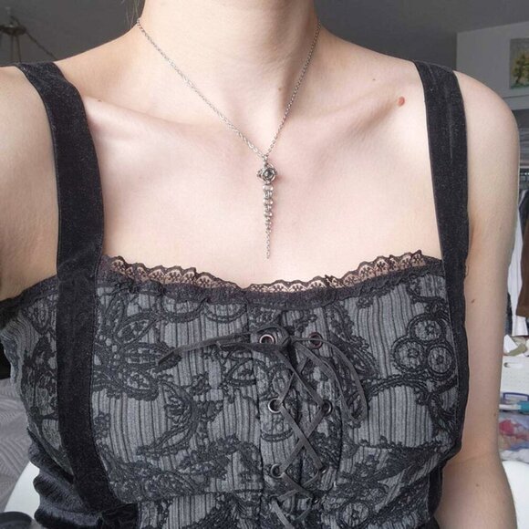 Gothic long spiky dagger chainmaille necklace with a small silver chain - Picture 4 of 5